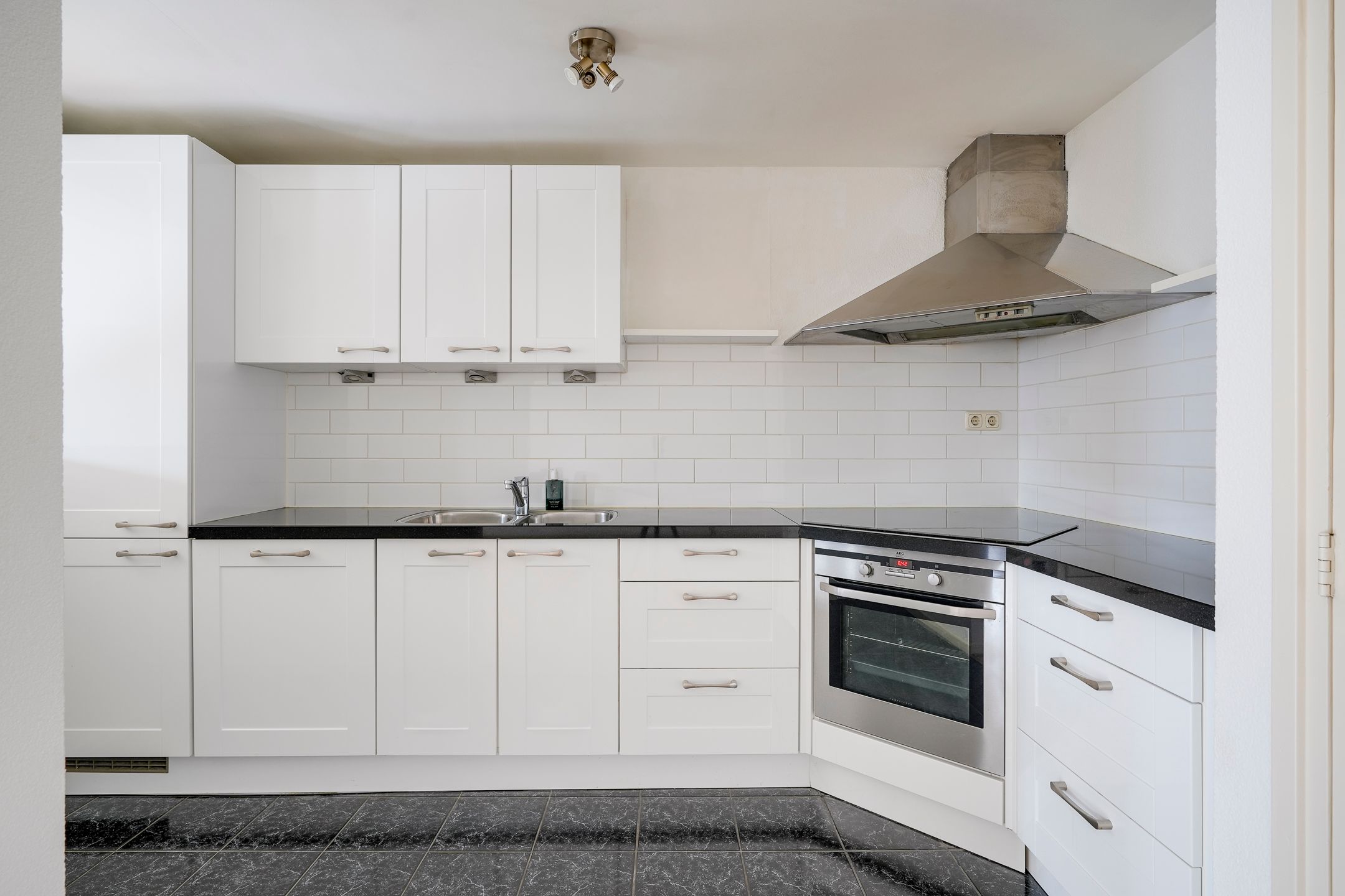 Foto 15 van Mgr. van de Weteringstraat 7-B