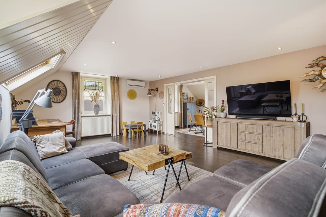 Photo 11 of Veerstraat 10-D