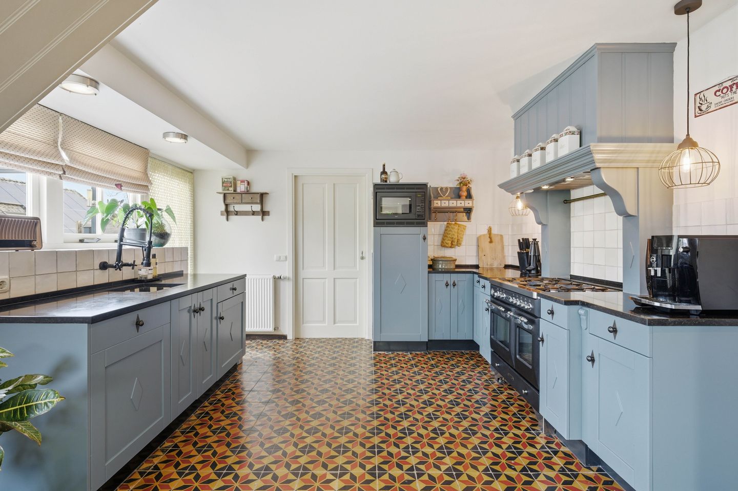 Photo 19 of Veerstraat 10-D