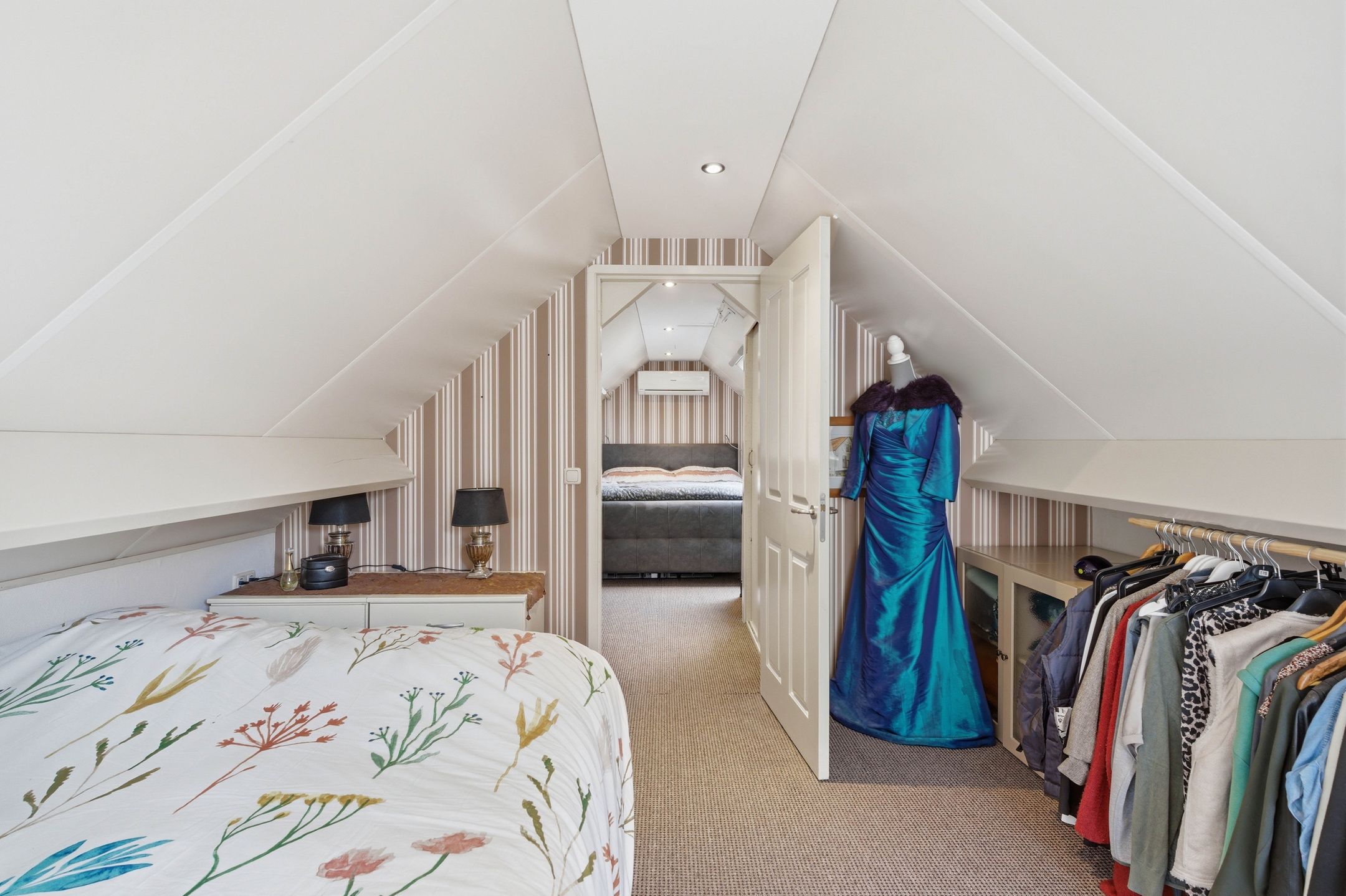 Photo 42 of Veerstraat 10-D