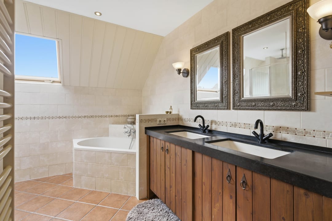 Photo 31 of Veerstraat 10-D