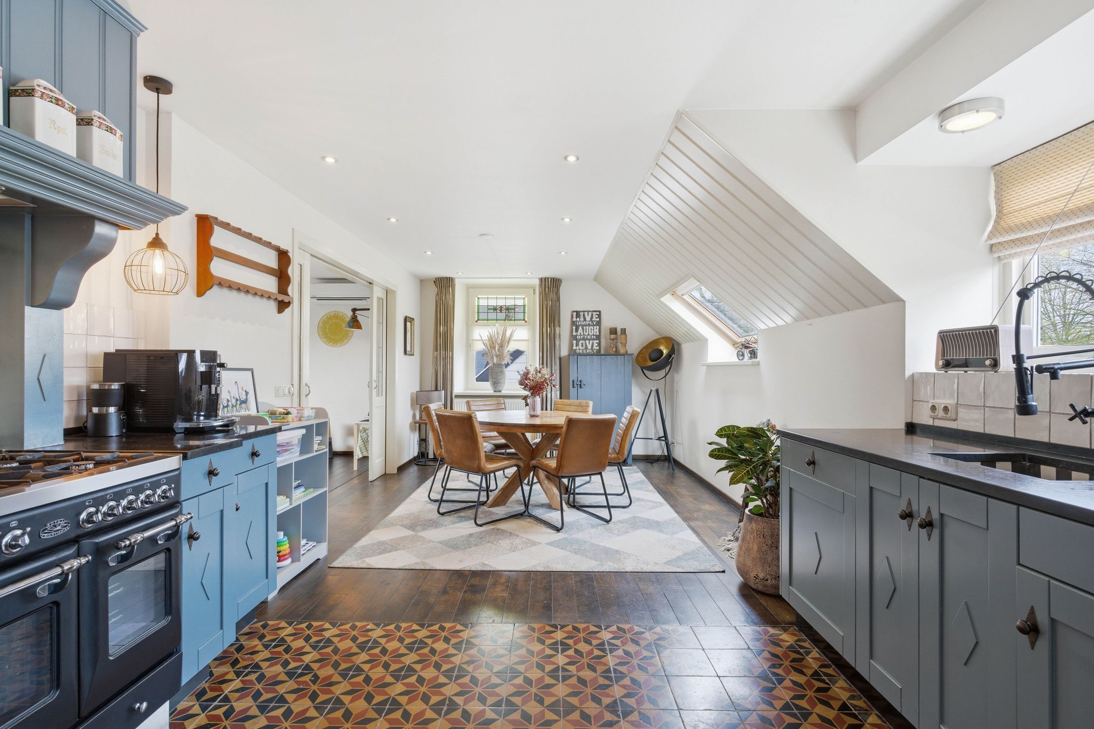 Photo 24 of Veerstraat 10-D