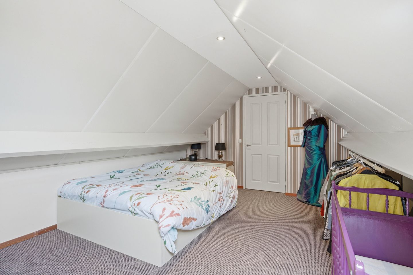 Photo 40 of Veerstraat 10-D