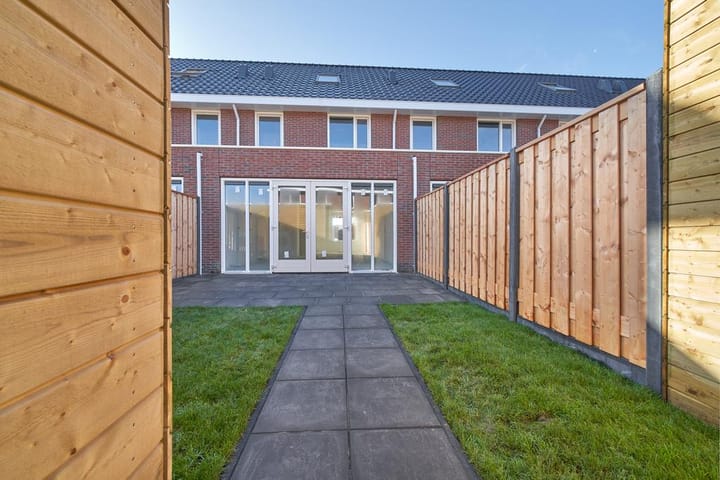 Foto 2 van Akkerland 6