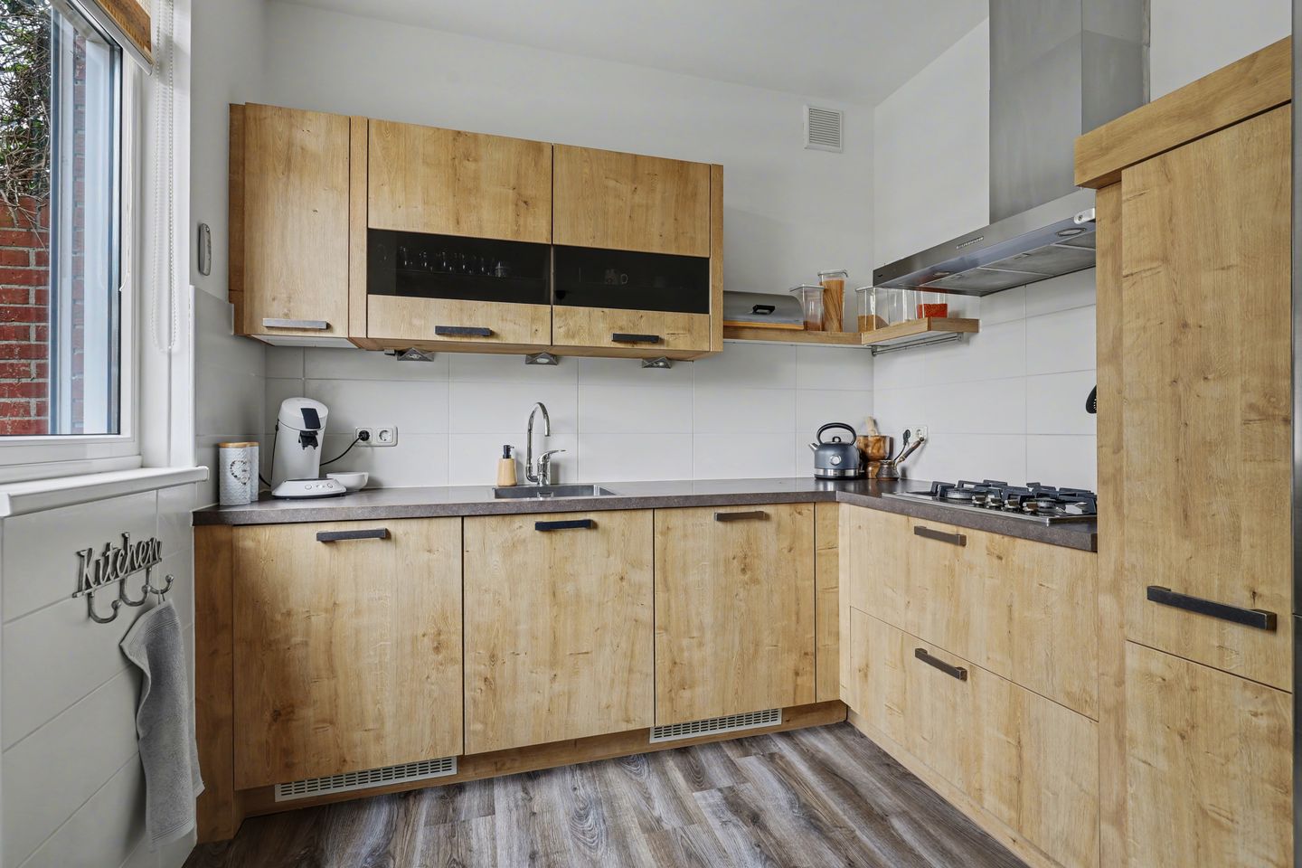 Photo 10 of Dwarsstraat 2-B