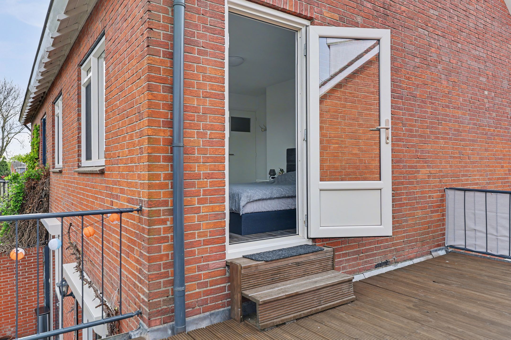 Photo 21 of Dwarsstraat 2-B