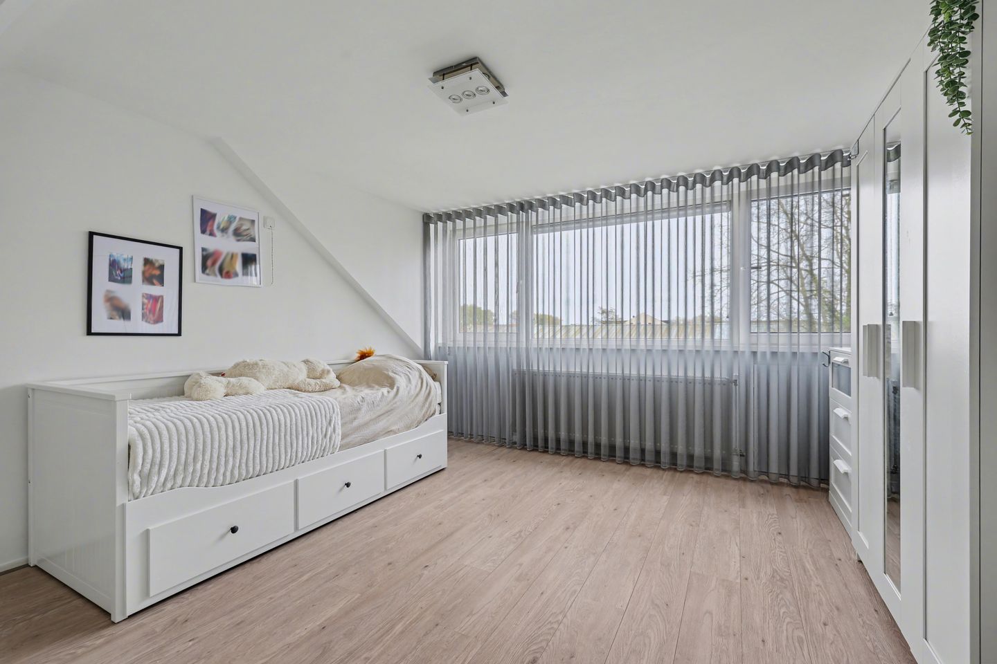 Photo 29 of Dwarsstraat 2-B