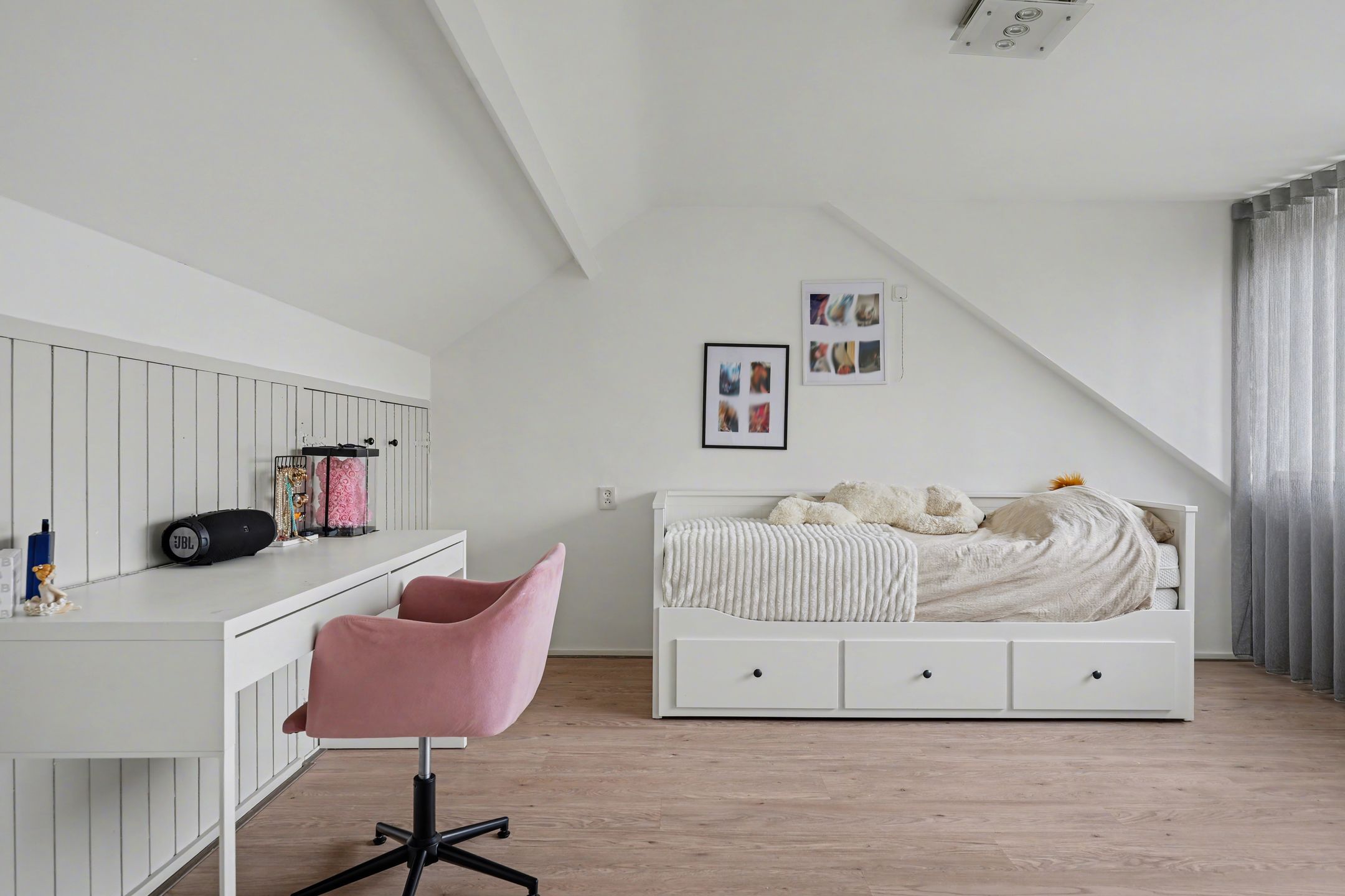 Photo 30 of Dwarsstraat 2-B