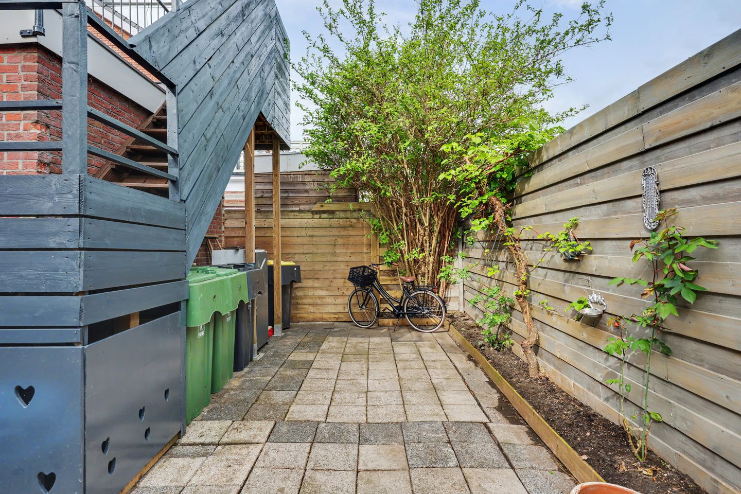 Photo 34 of Dwarsstraat 2-B