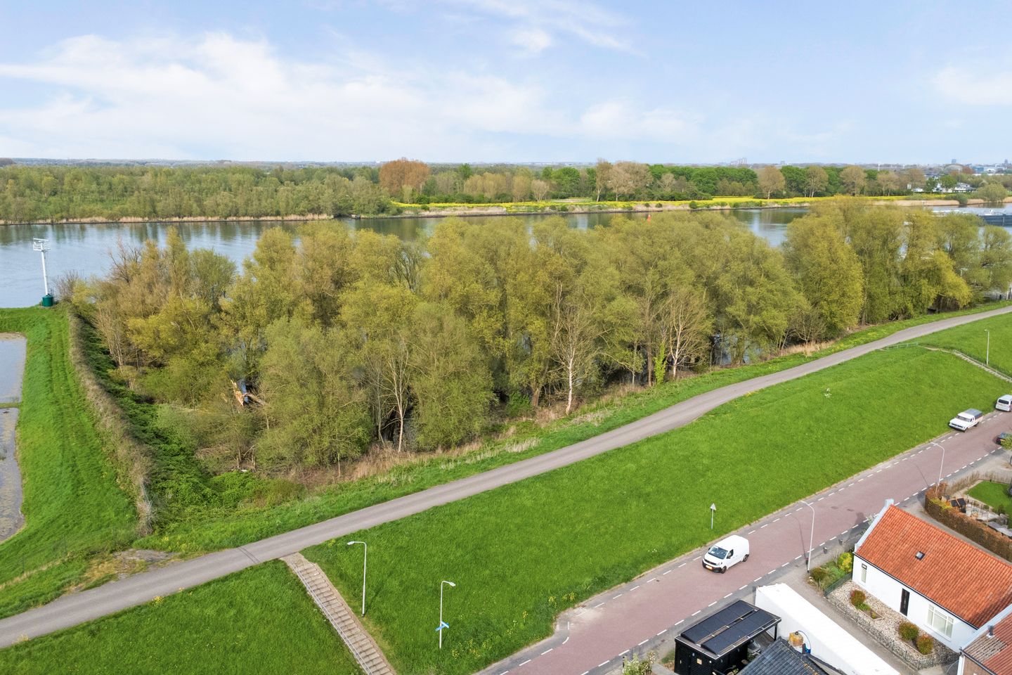 Photo 40 of Dwarsstraat 2-B