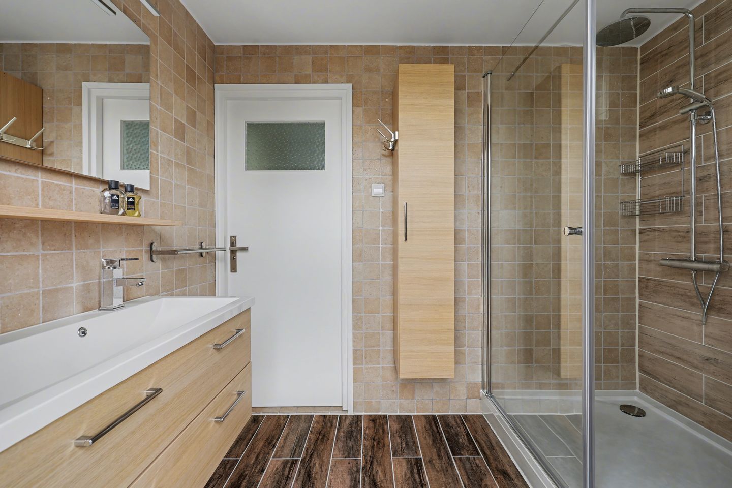 Photo 19 of Dwarsstraat 2-B