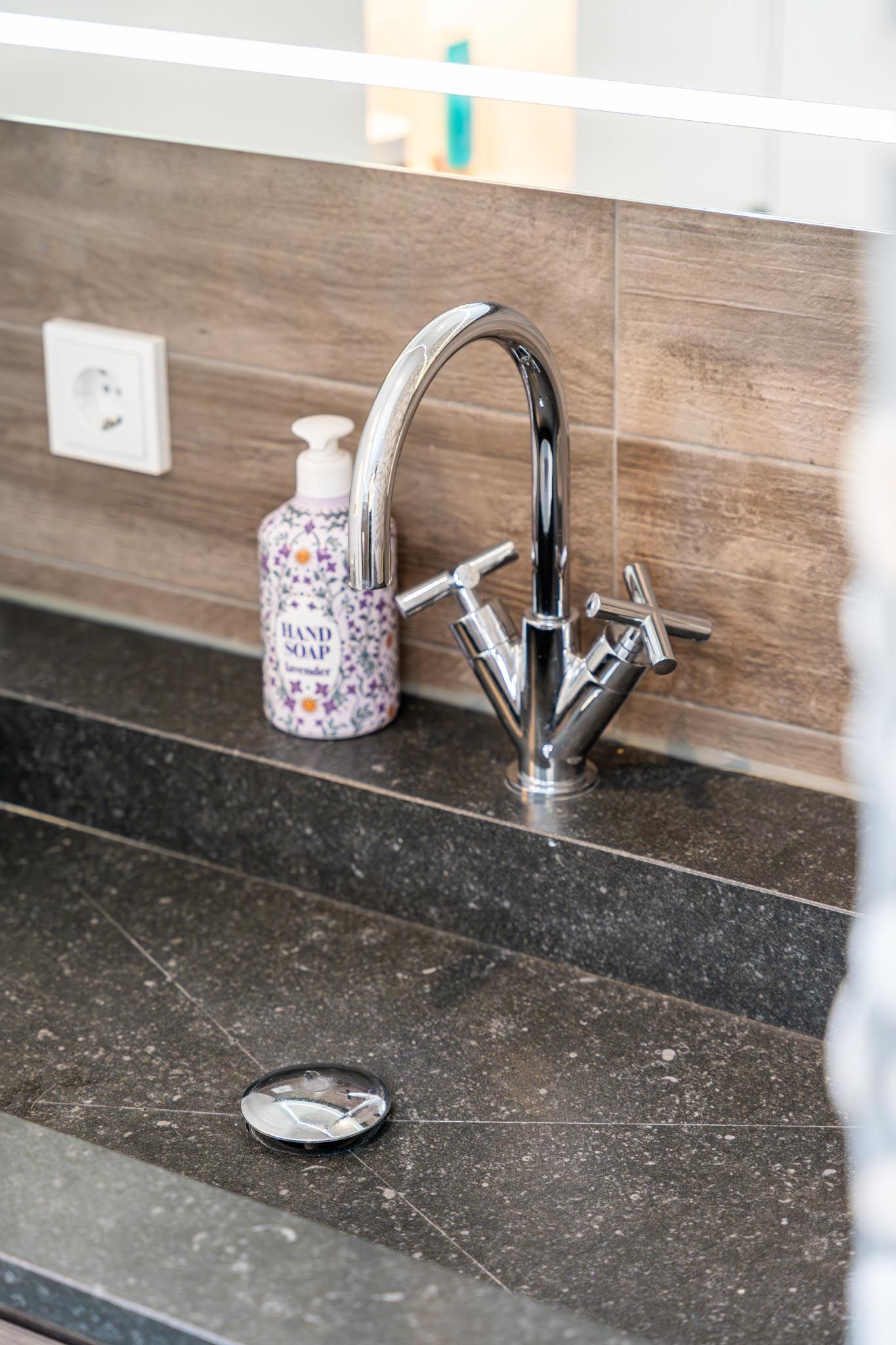 Foto 36 van Desiree Geeraertstraat 14