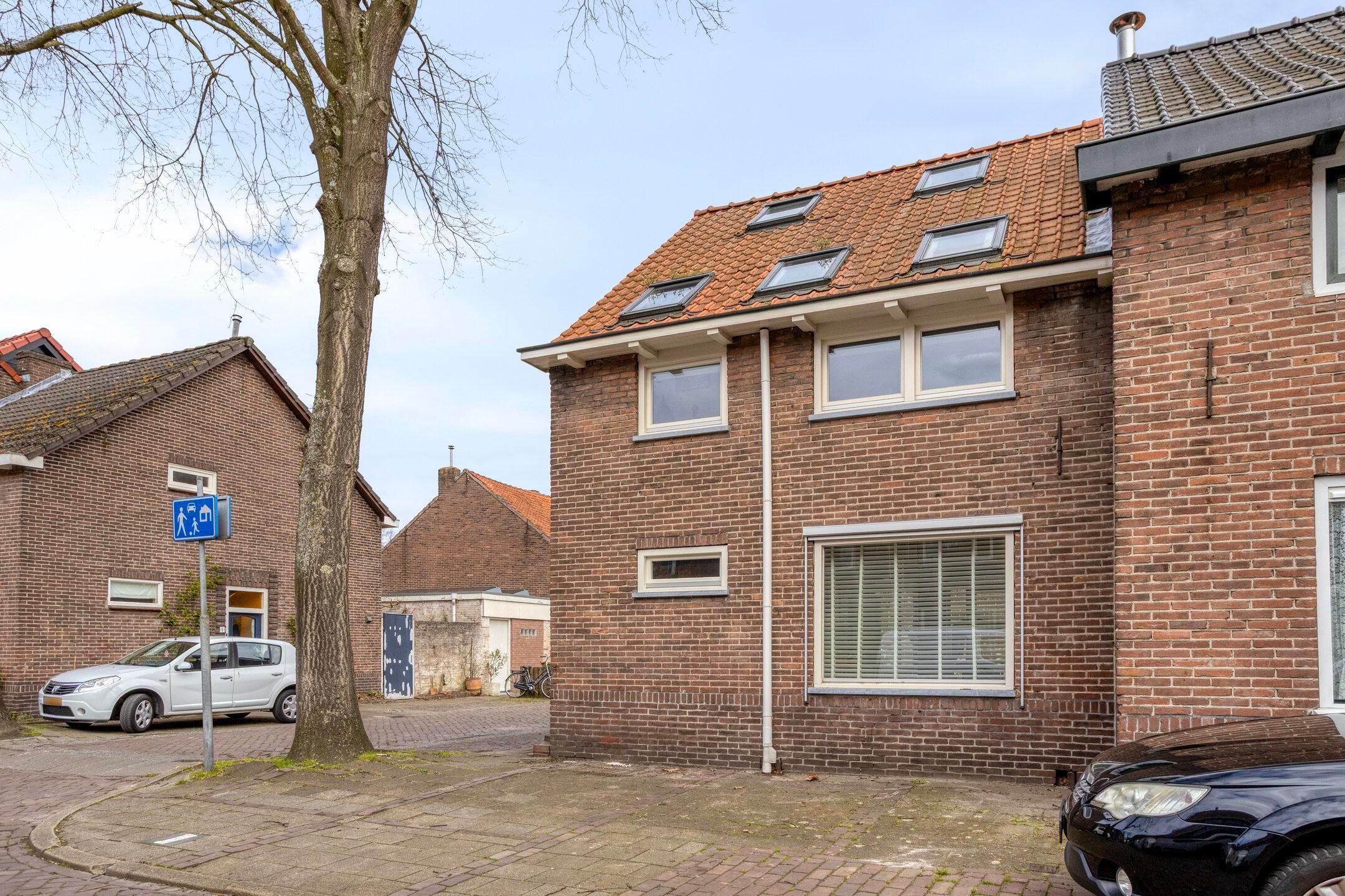 Foto 30 van Anjelierstraat 2