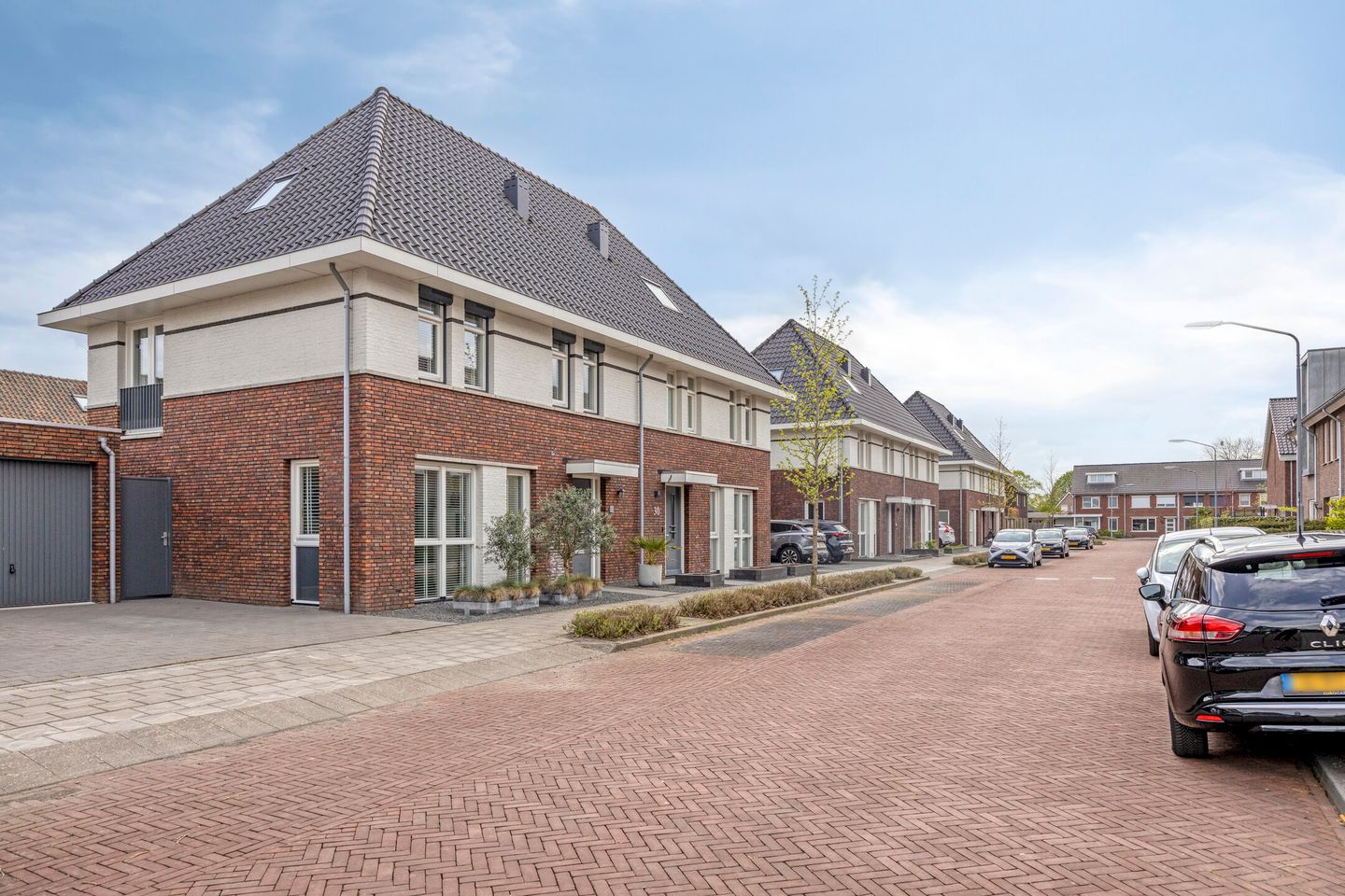 Move-in ready semi-detached home with A+ energy label, garage and solar panels in Made-Oost — 49