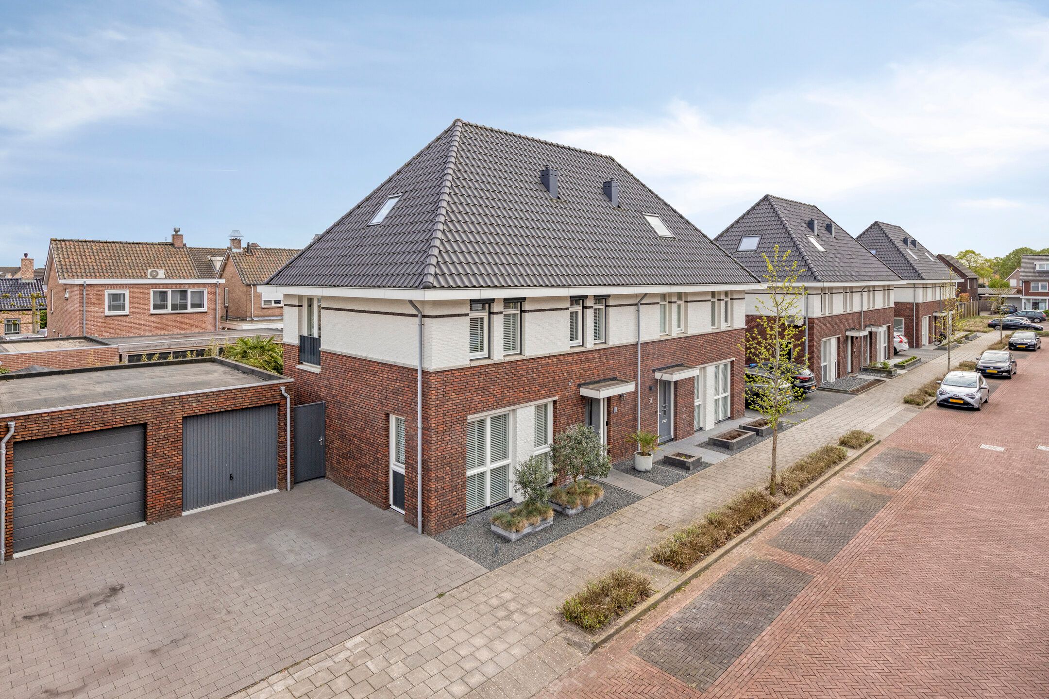 Move-in ready semi-detached home with A+ energy label, garage and solar panels in Made-Oost — 51
