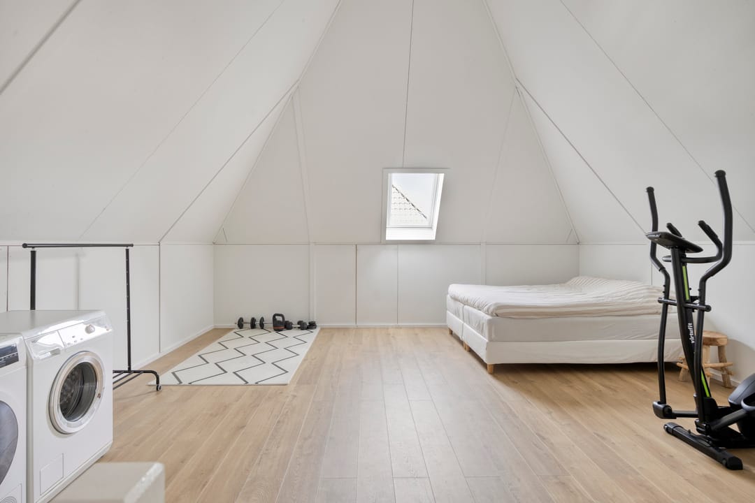 Move-in ready semi-detached home with A+ energy label, garage and solar panels in Made-Oost — 38