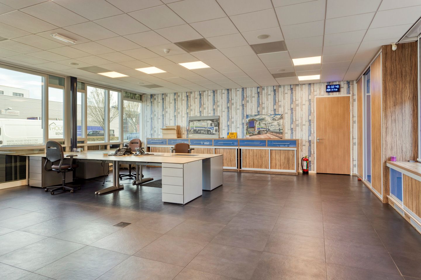 Bekijk foto 4 van Naaldwijkseweg 2-3