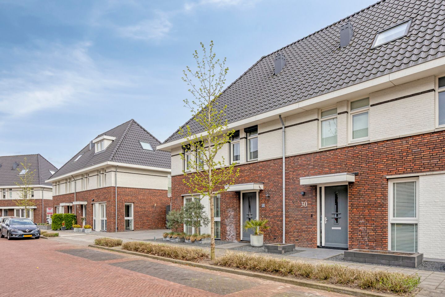 Move-in ready semi-detached home with A+ energy label, garage and solar panels in Made-Oost — 50