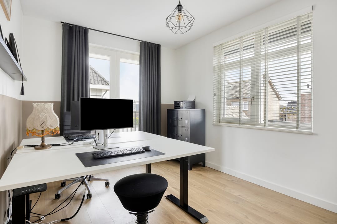 Move-in ready semi-detached home with A+ energy label, garage and solar panels in Made-Oost — 31