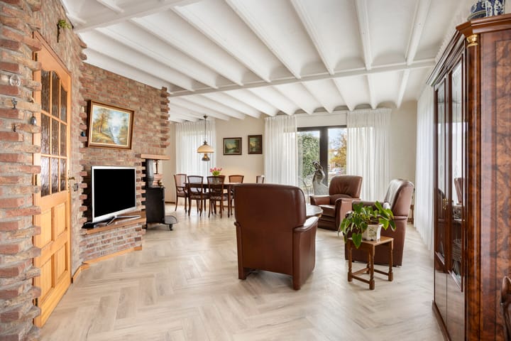 Photo 2 of Schoolhuisweg 10