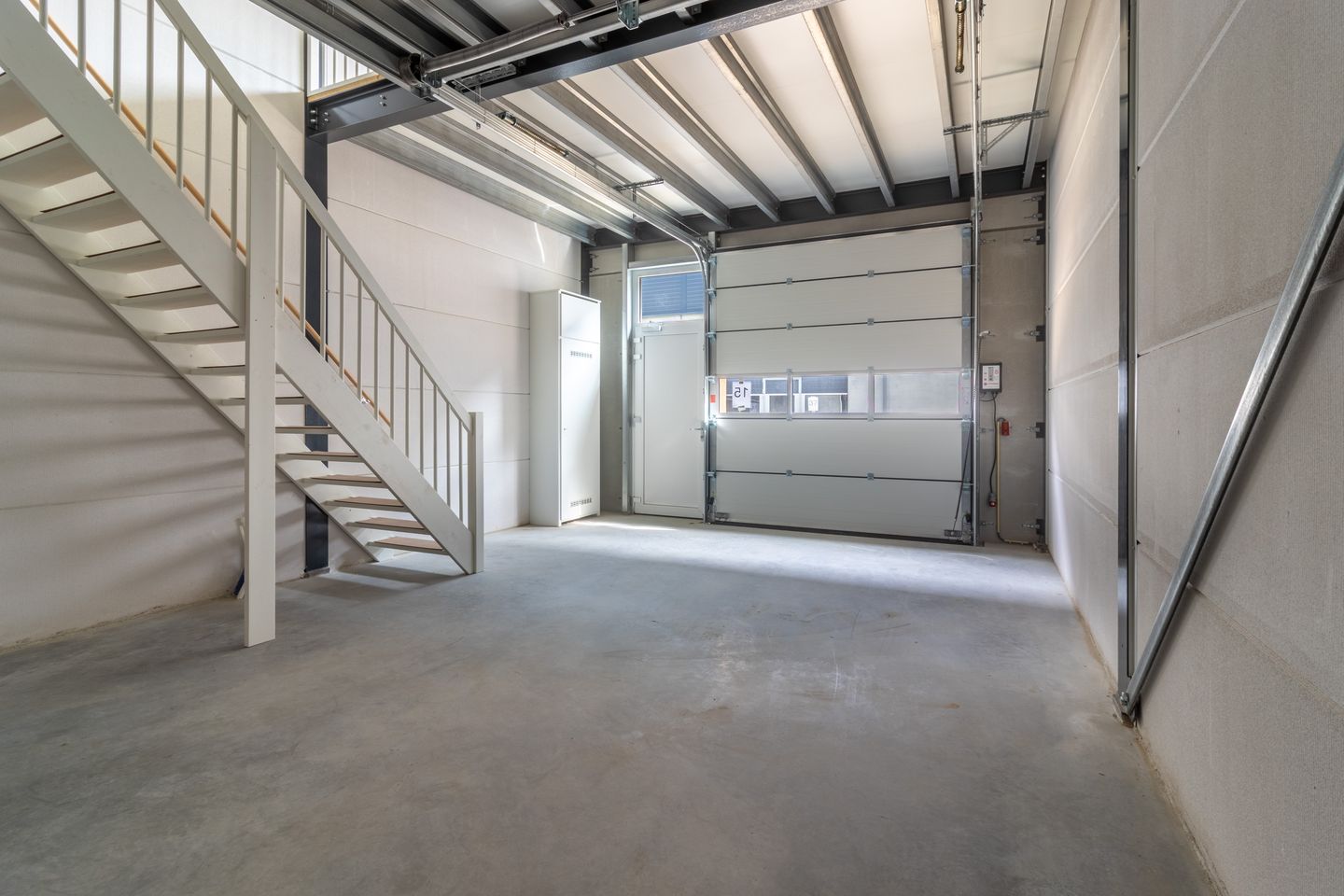 Bekijk foto 2 van Amersfoortsestraat 74-B15