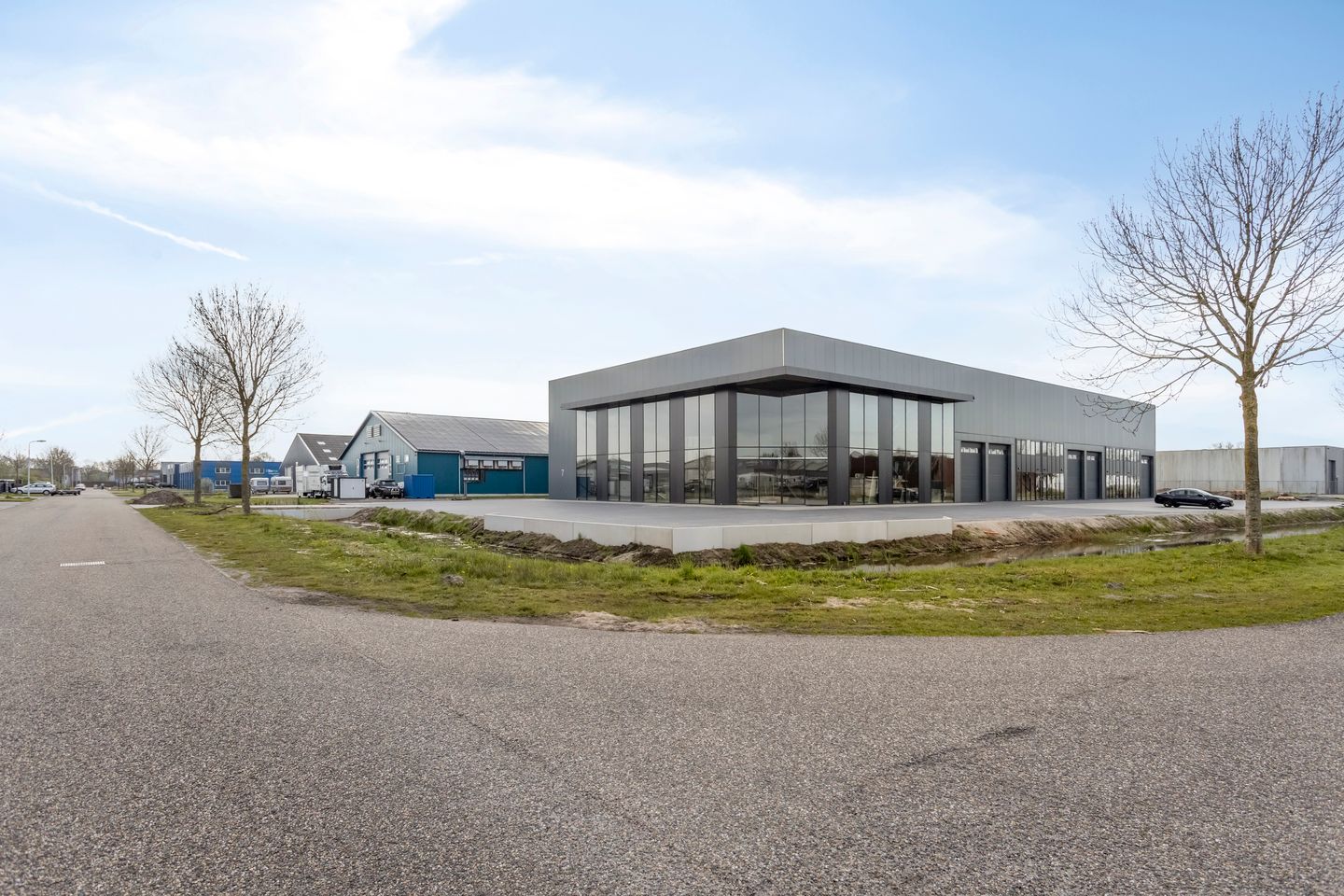 View photo 3 of Hellingbaas 2A t/m 2K