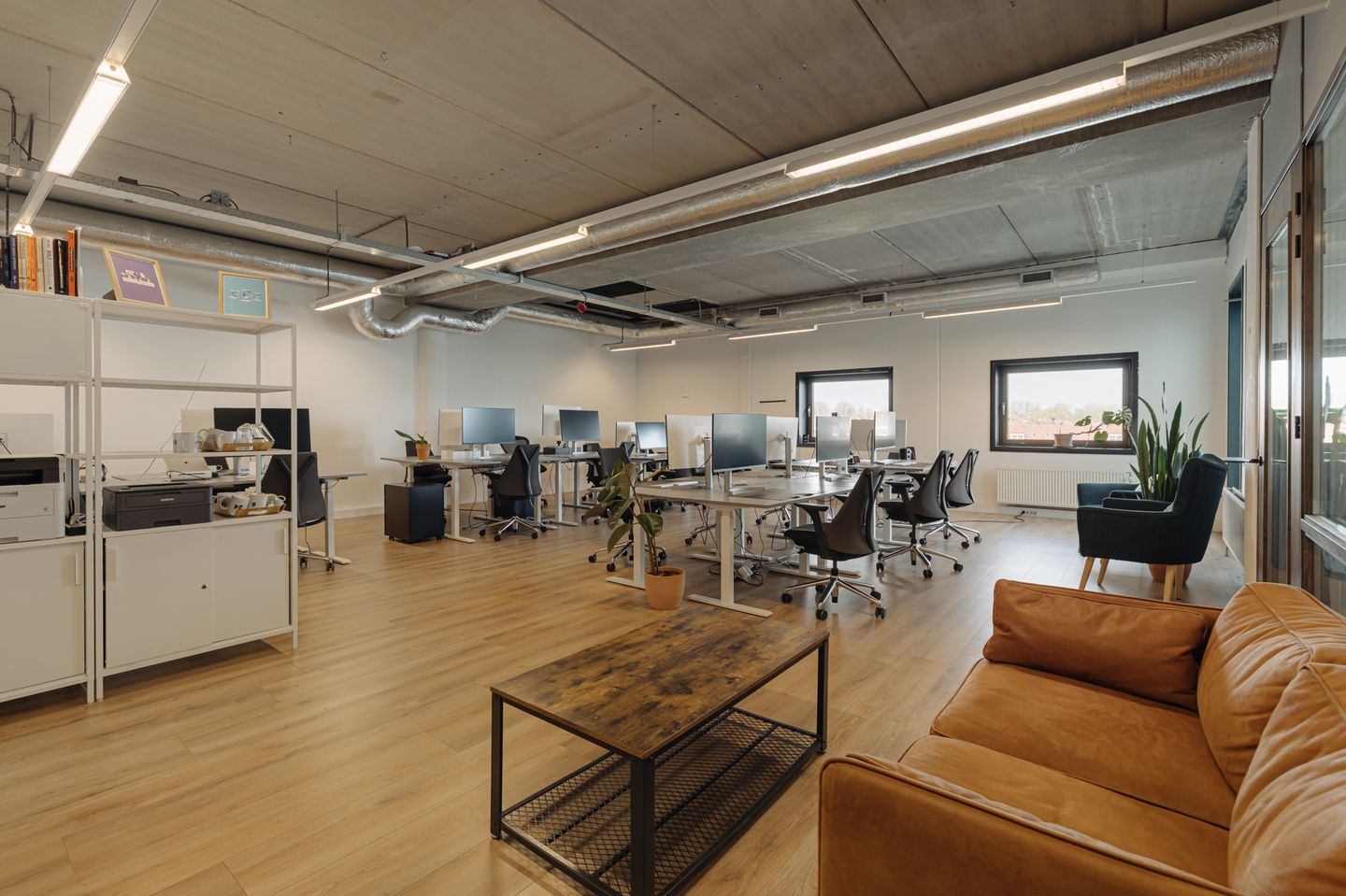 View photo 1 of Meeuwenlaan 98