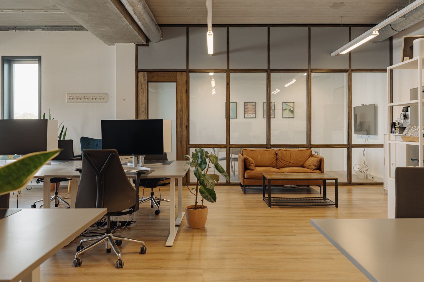 View photo 3 of Meeuwenlaan 98