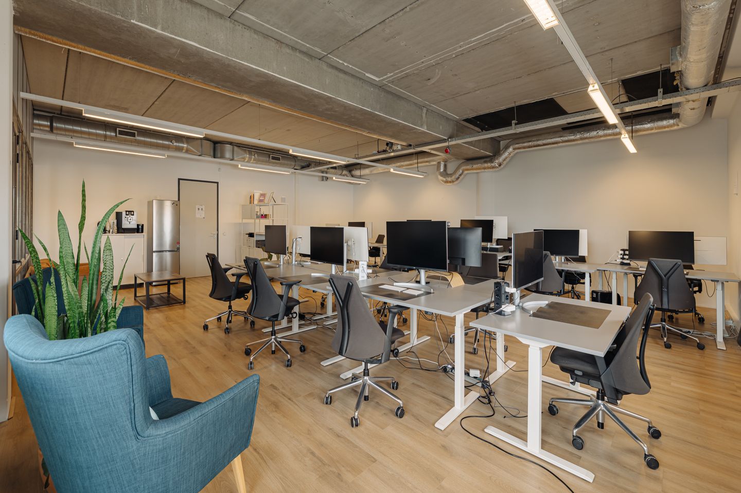 View photo 4 of Meeuwenlaan 98