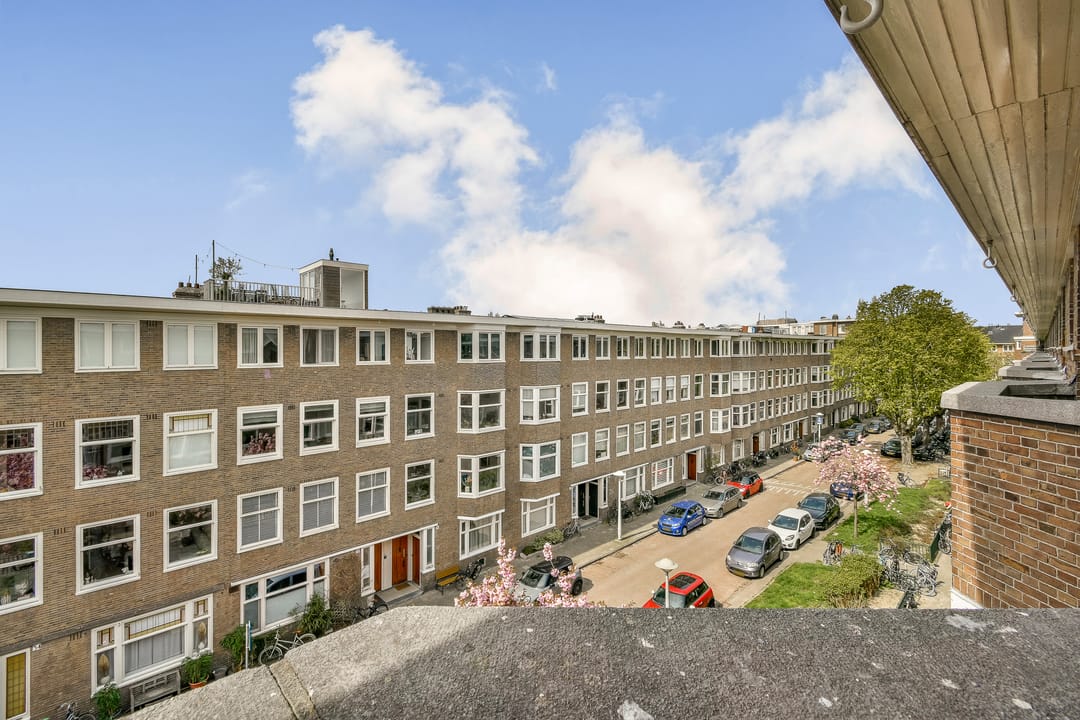 Photo 8 of Eemsstraat 31-3