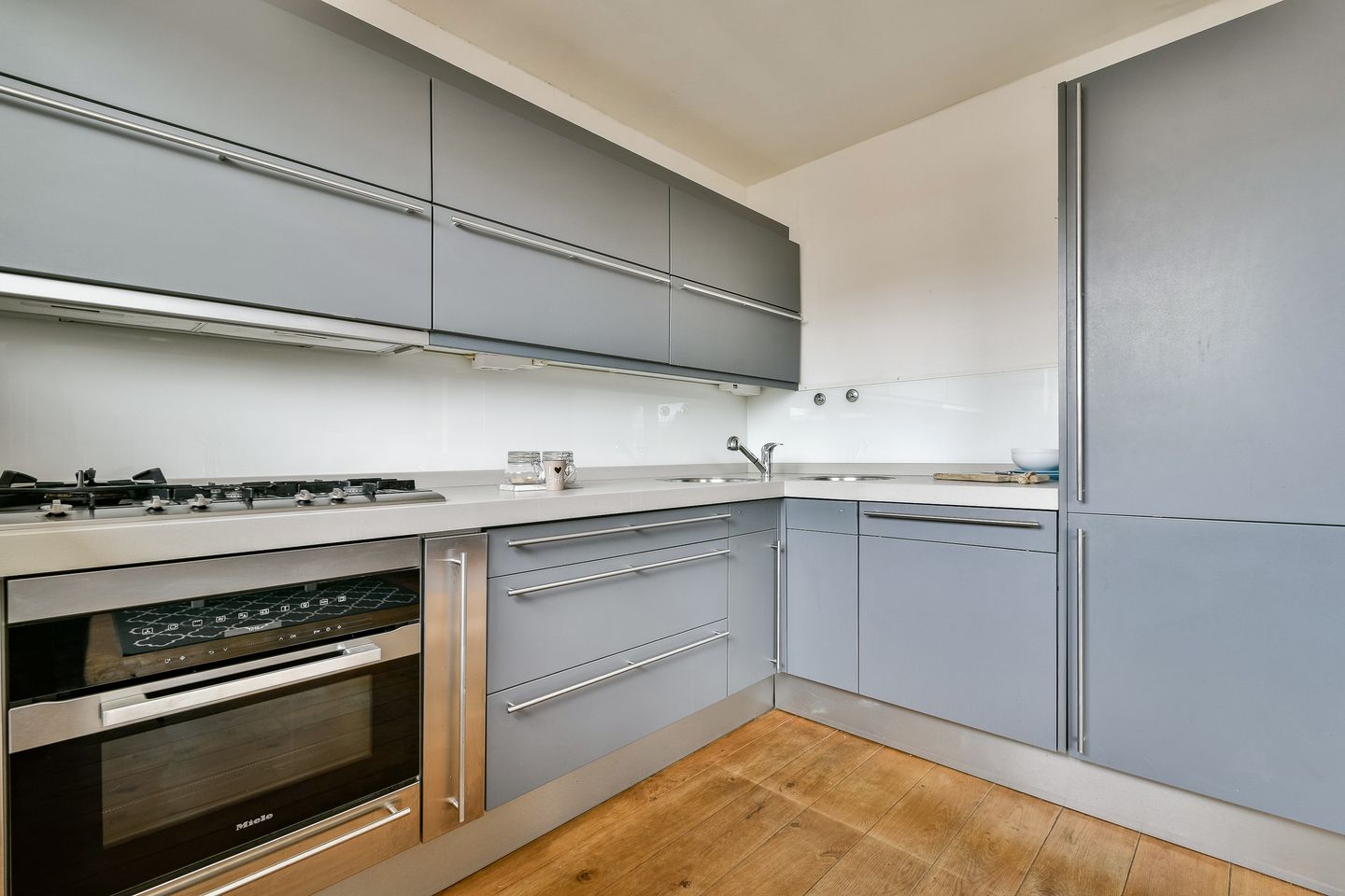 Photo 4 of Eemsstraat 31-3