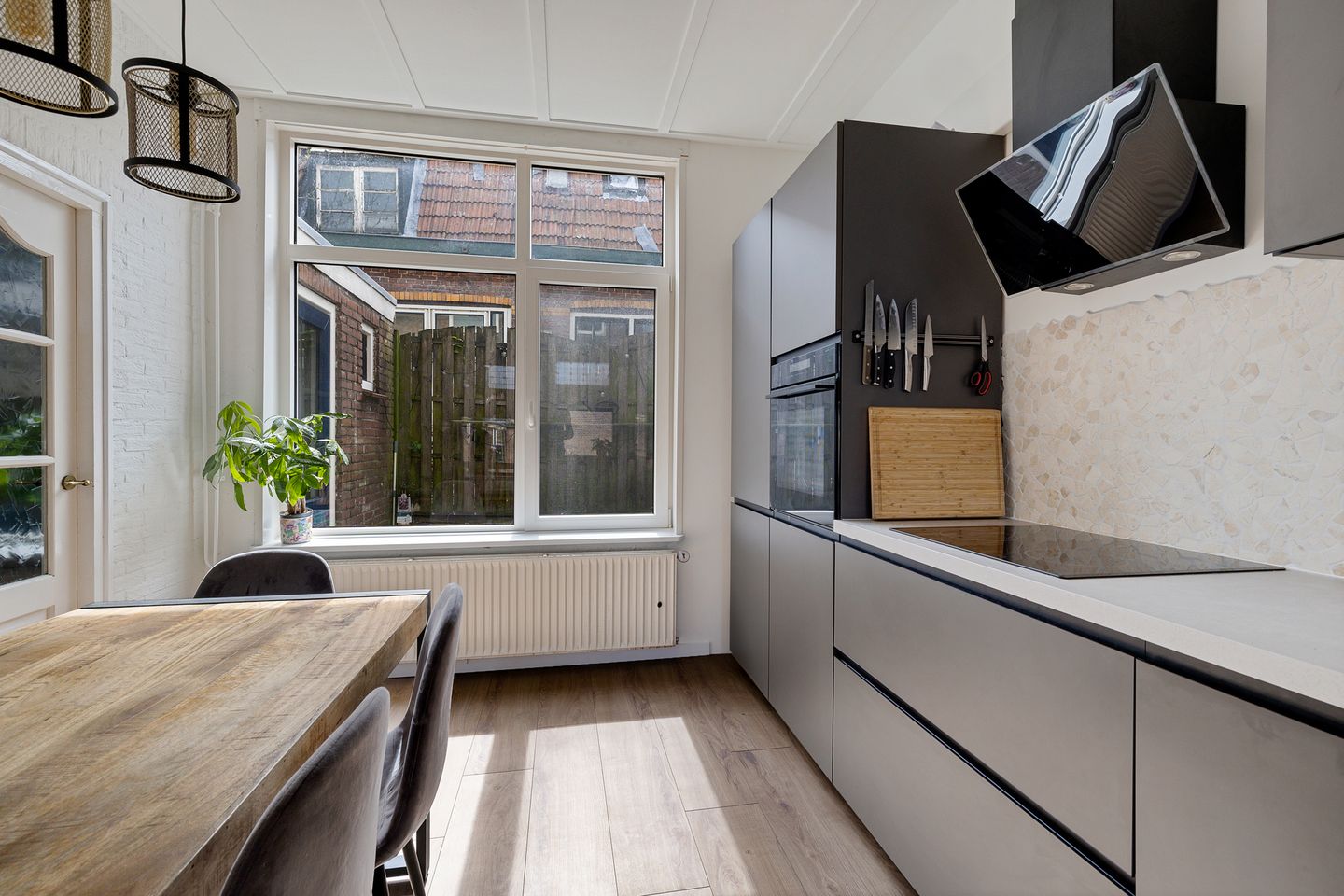 Foto 14 van Woudstraat 24