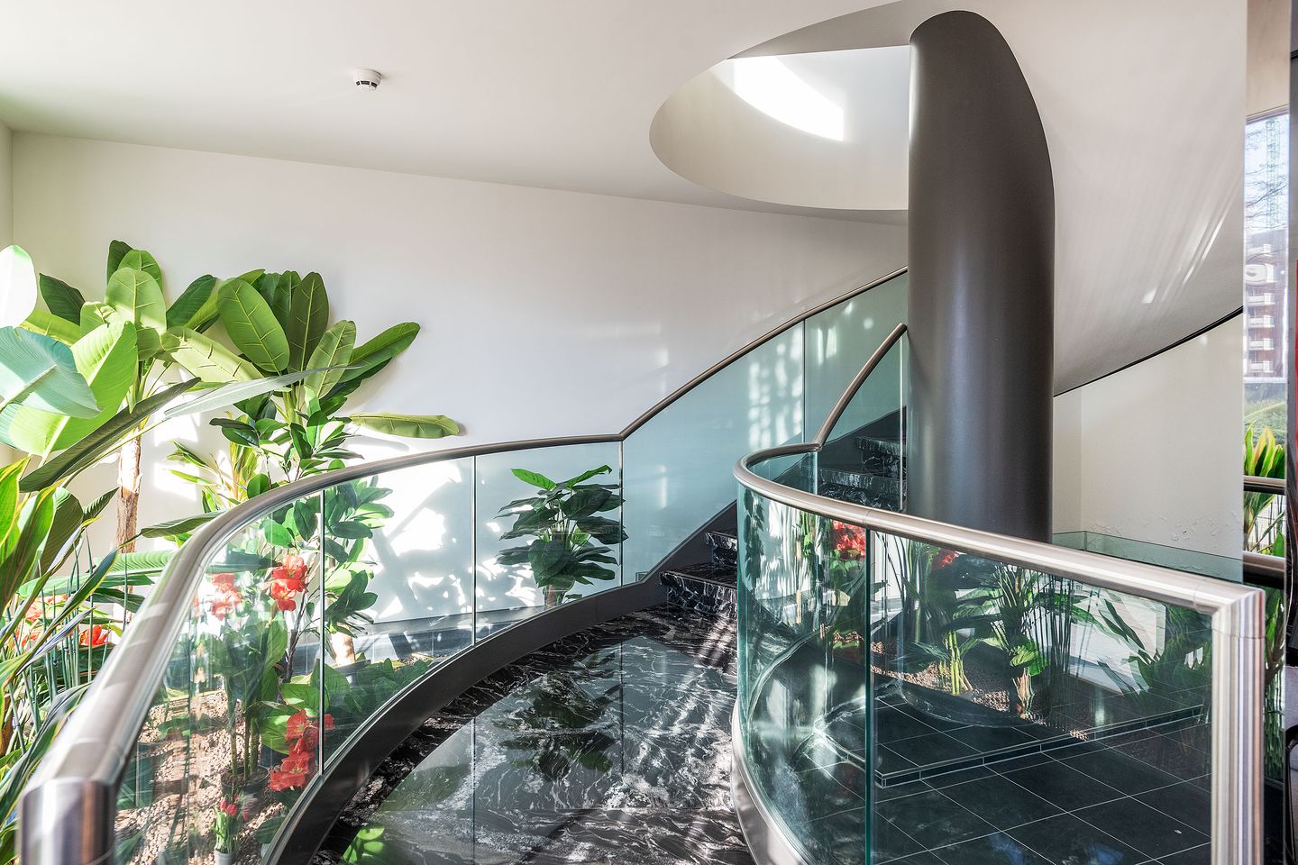 Bekijk foto 5 van Van Heuven Goedhartlaan 21