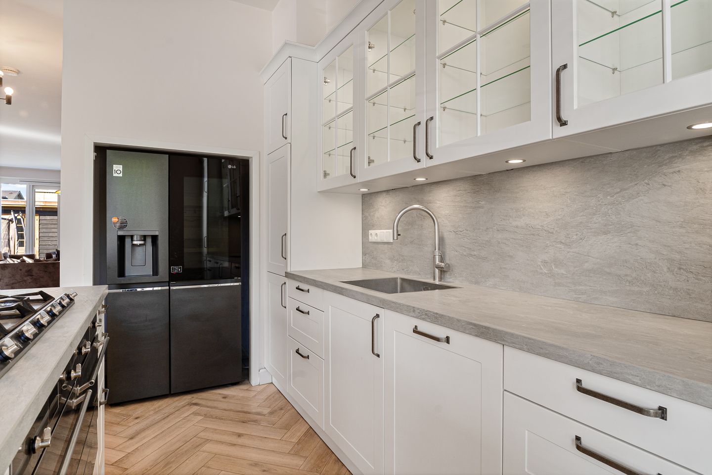Spacious Corner House with Six Bedrooms and Garage in Rotterdam Zestienhoven — 25