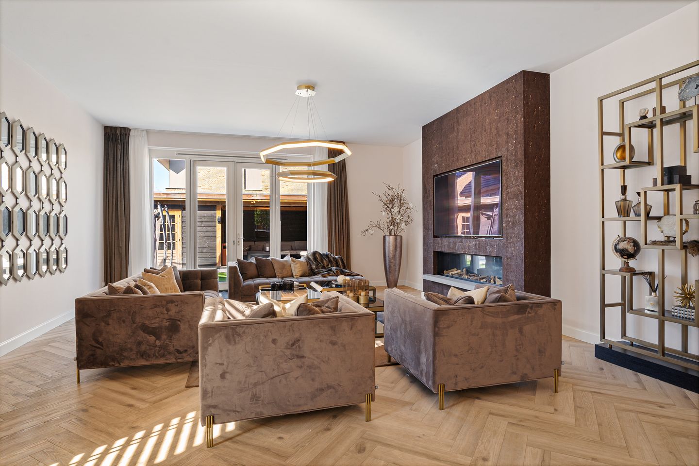 Spacious Corner House with Six Bedrooms and Garage in Rotterdam Zestienhoven — 14