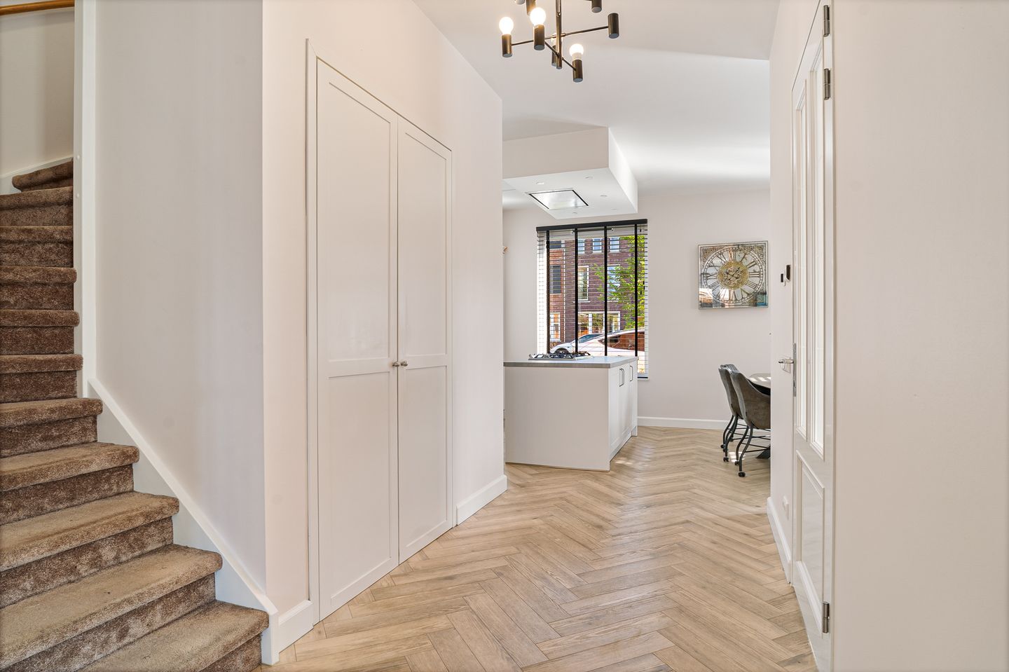 Spacious Corner House with Six Bedrooms and Garage in Rotterdam Zestienhoven — 19