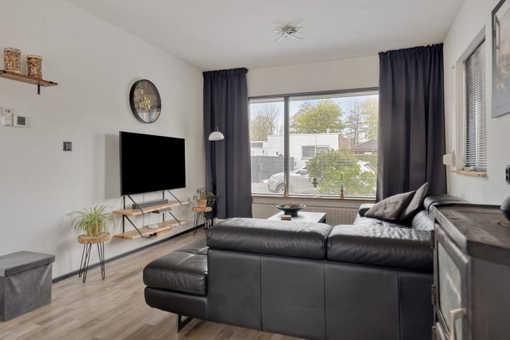 Photo 5 of Newtonstraat 23