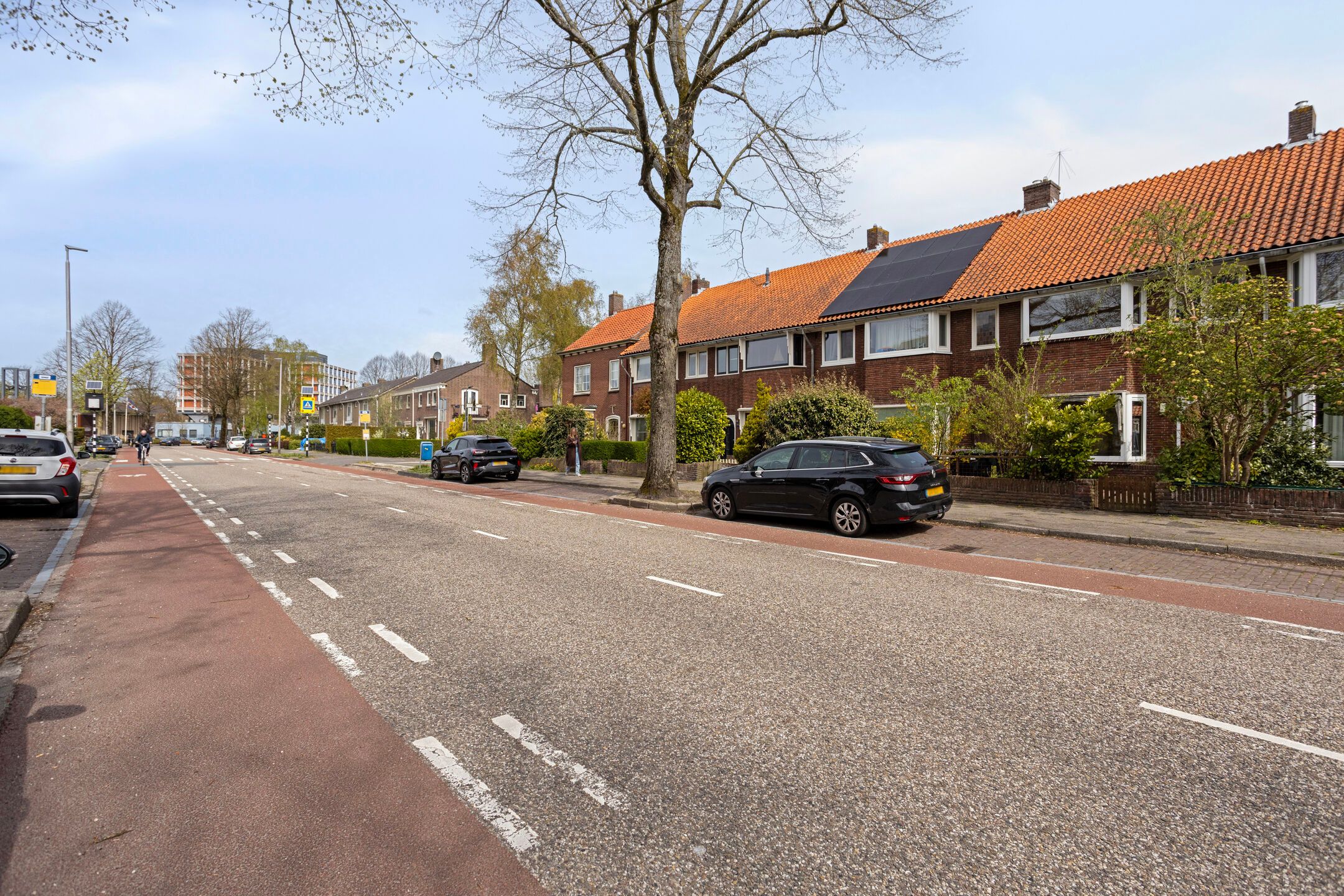 Characteristic 1930s Home with Four Bedrooms and Garden Canopy in Leeuwarden — 39