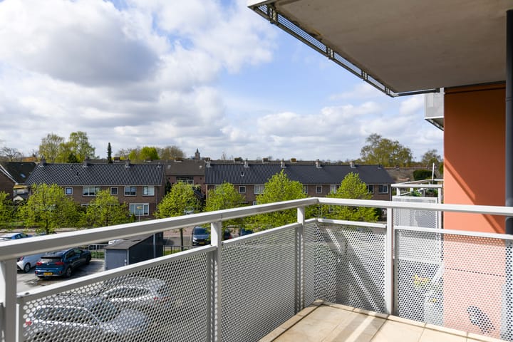 Foto 2 van Plein 2000 85