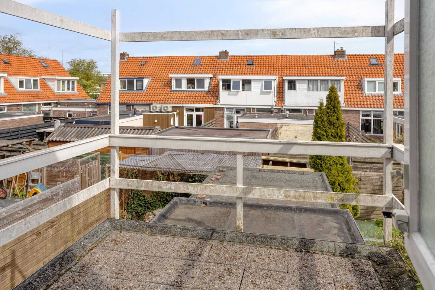 Characteristic 1930s Home with Four Bedrooms and Garden Canopy in Leeuwarden — 25
