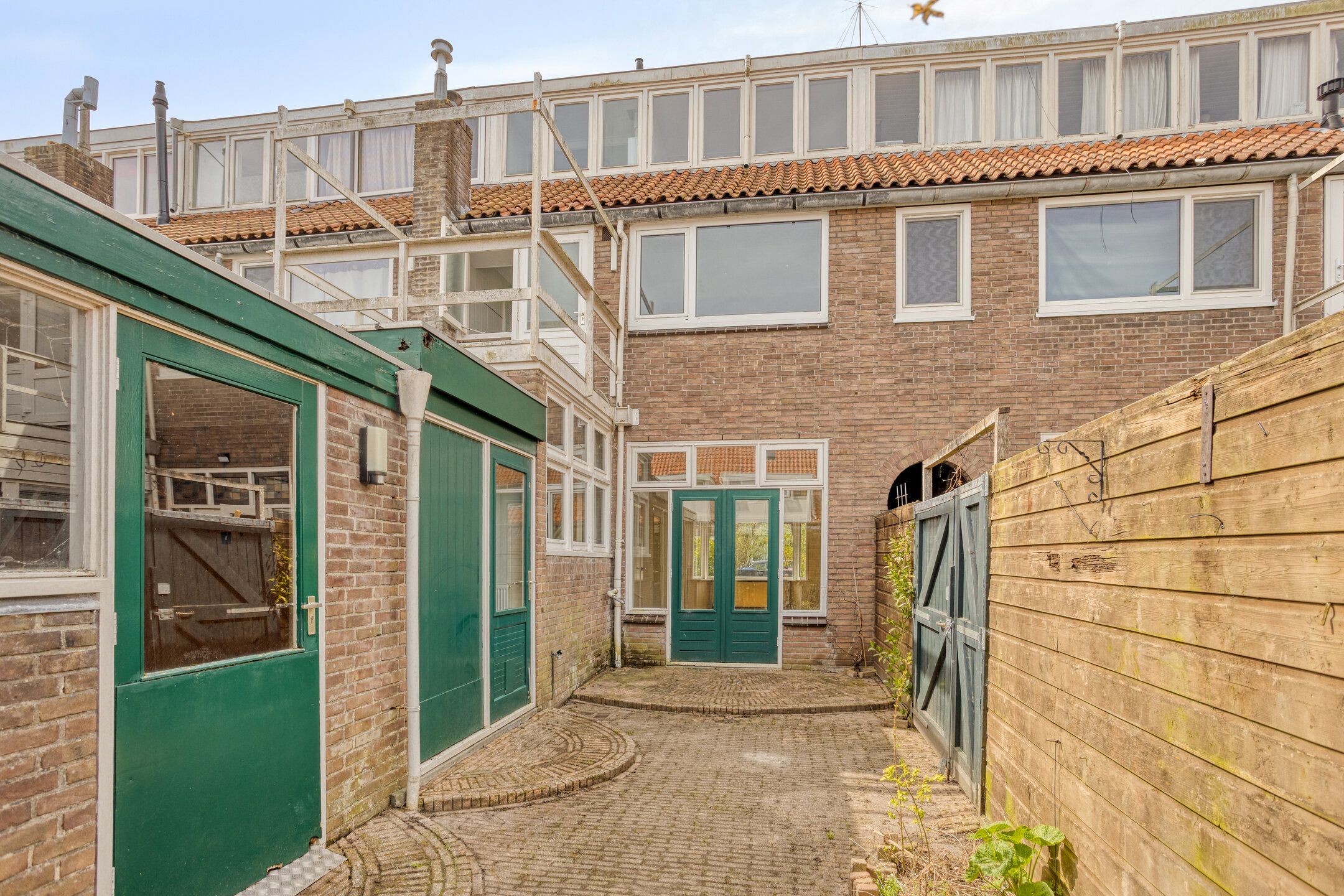 Characteristic 1930s Home with Four Bedrooms and Garden Canopy in Leeuwarden — 36