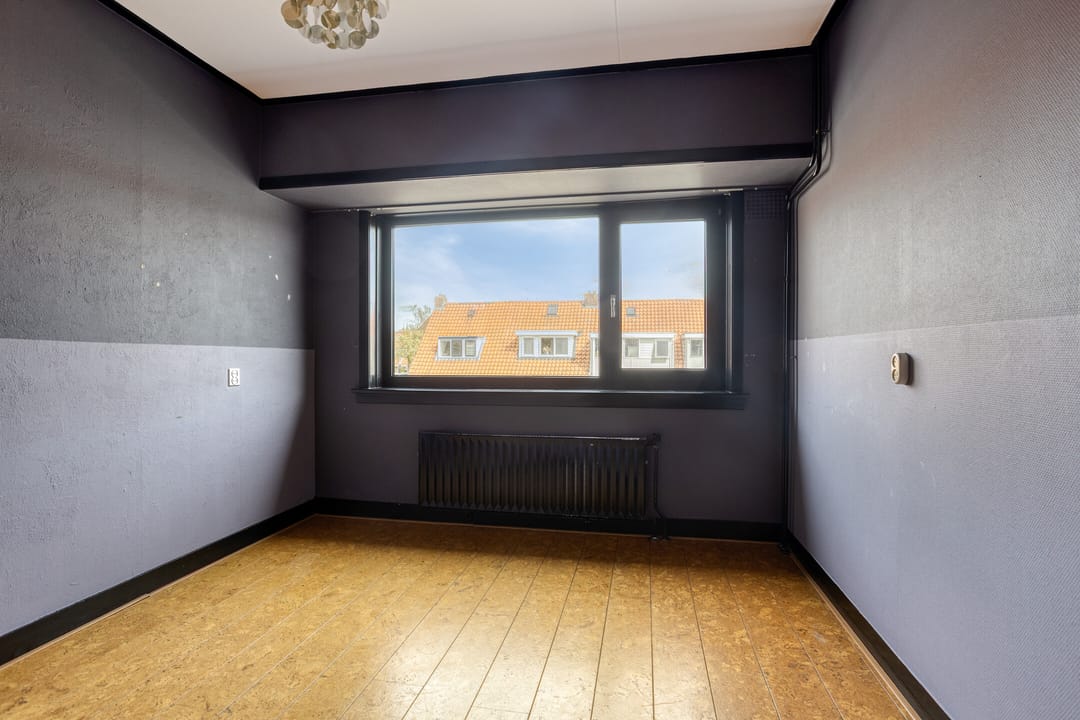 Characteristic 1930s Home with Four Bedrooms and Garden Canopy in Leeuwarden — 26