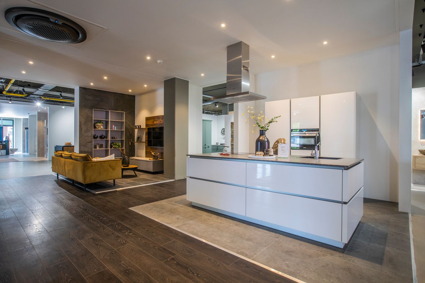 View photo 5 of Jan Fabriciusstraat 1