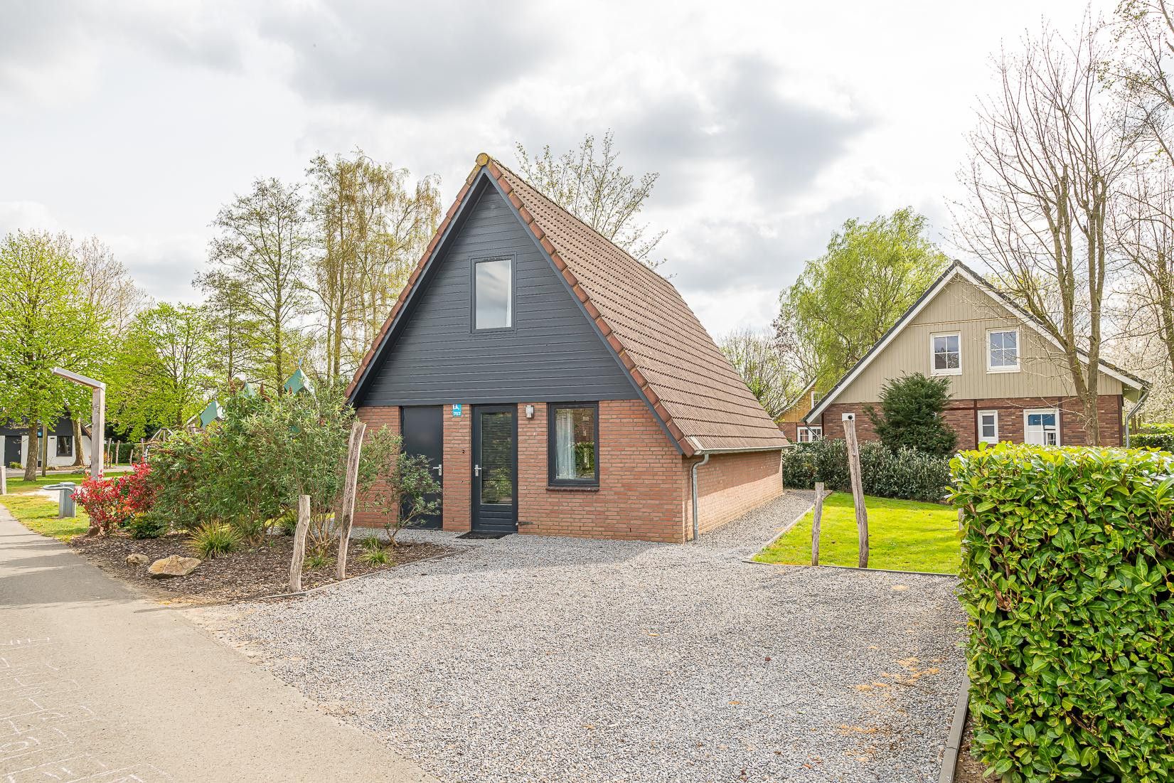 3-bedroom freehold villa in Susteren — photo 1 of 5