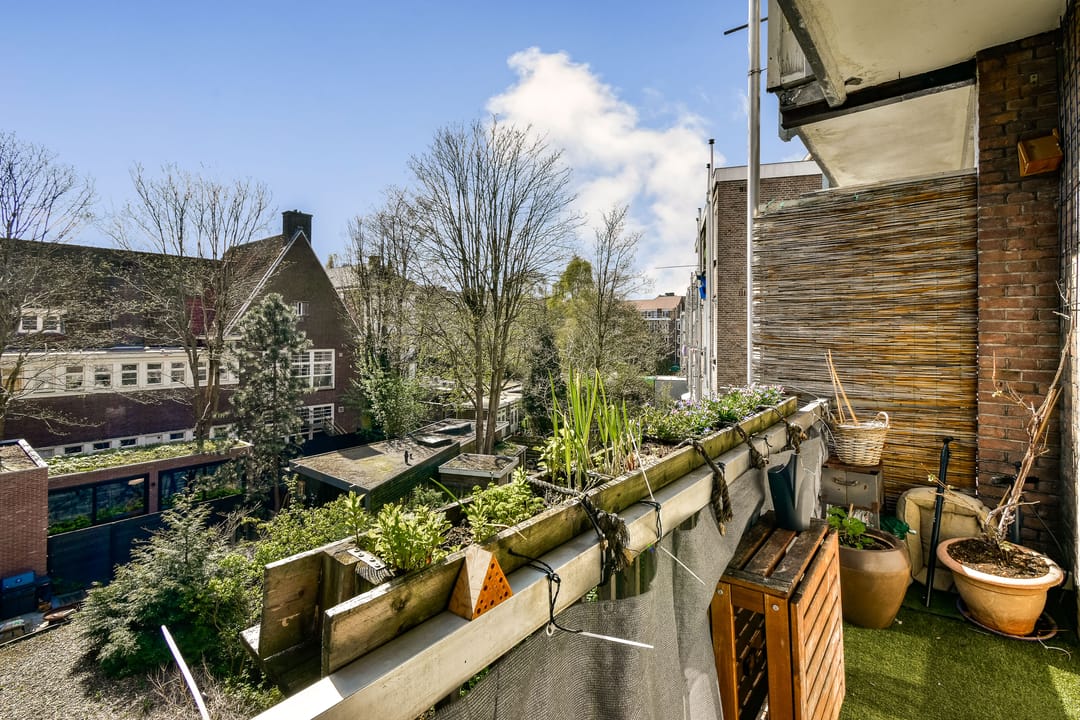 Bright 2-Bedroom Apartment with Park View and Sunny Balcony in Amsterdam West — 11