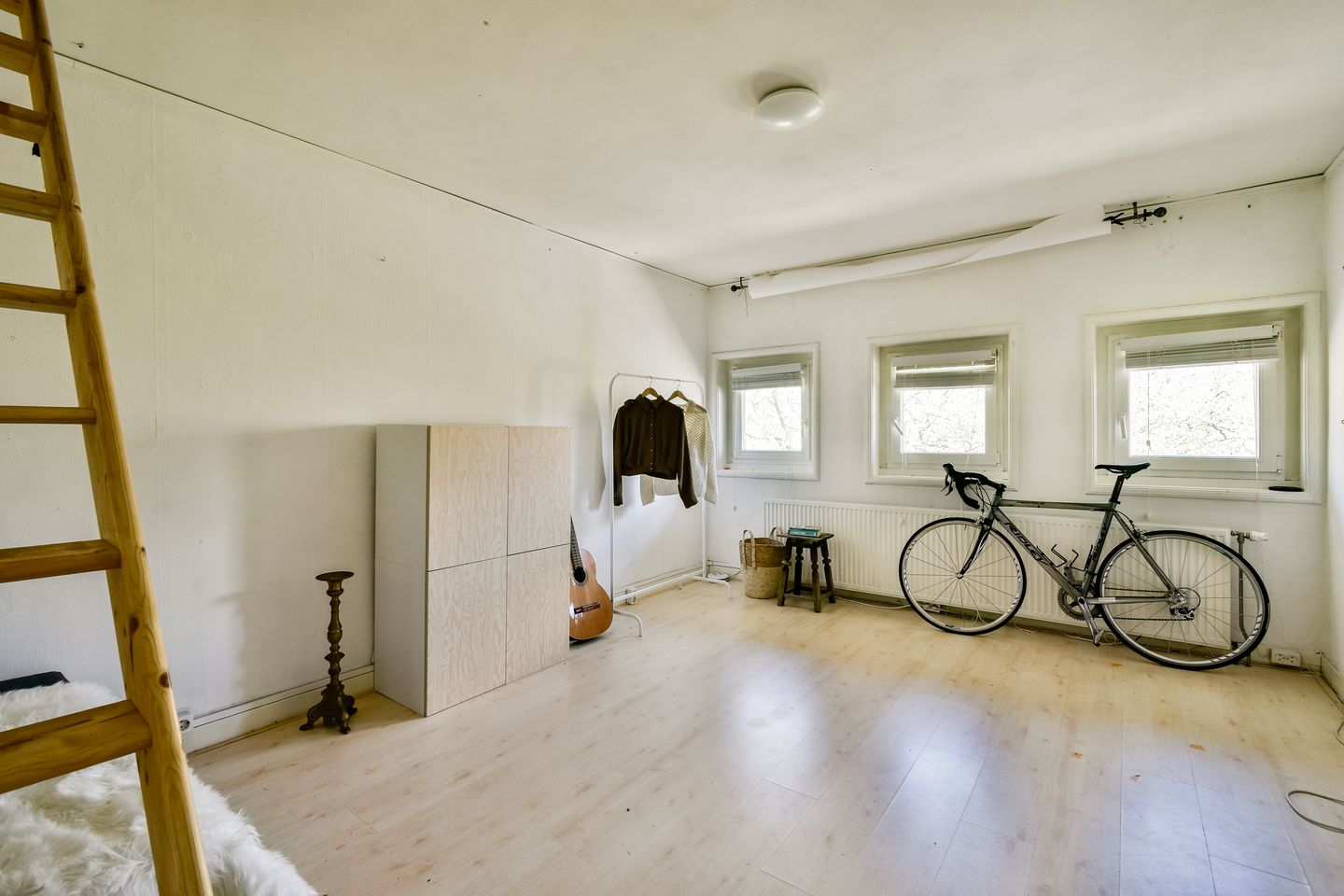 Bright 2-Bedroom Apartment with Park View and Sunny Balcony in Amsterdam West — 19