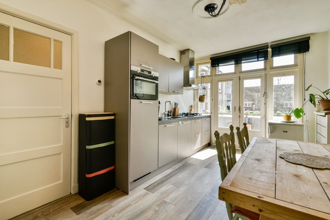 Bright 2-Bedroom Apartment with Park View and Sunny Balcony in Amsterdam West — 7