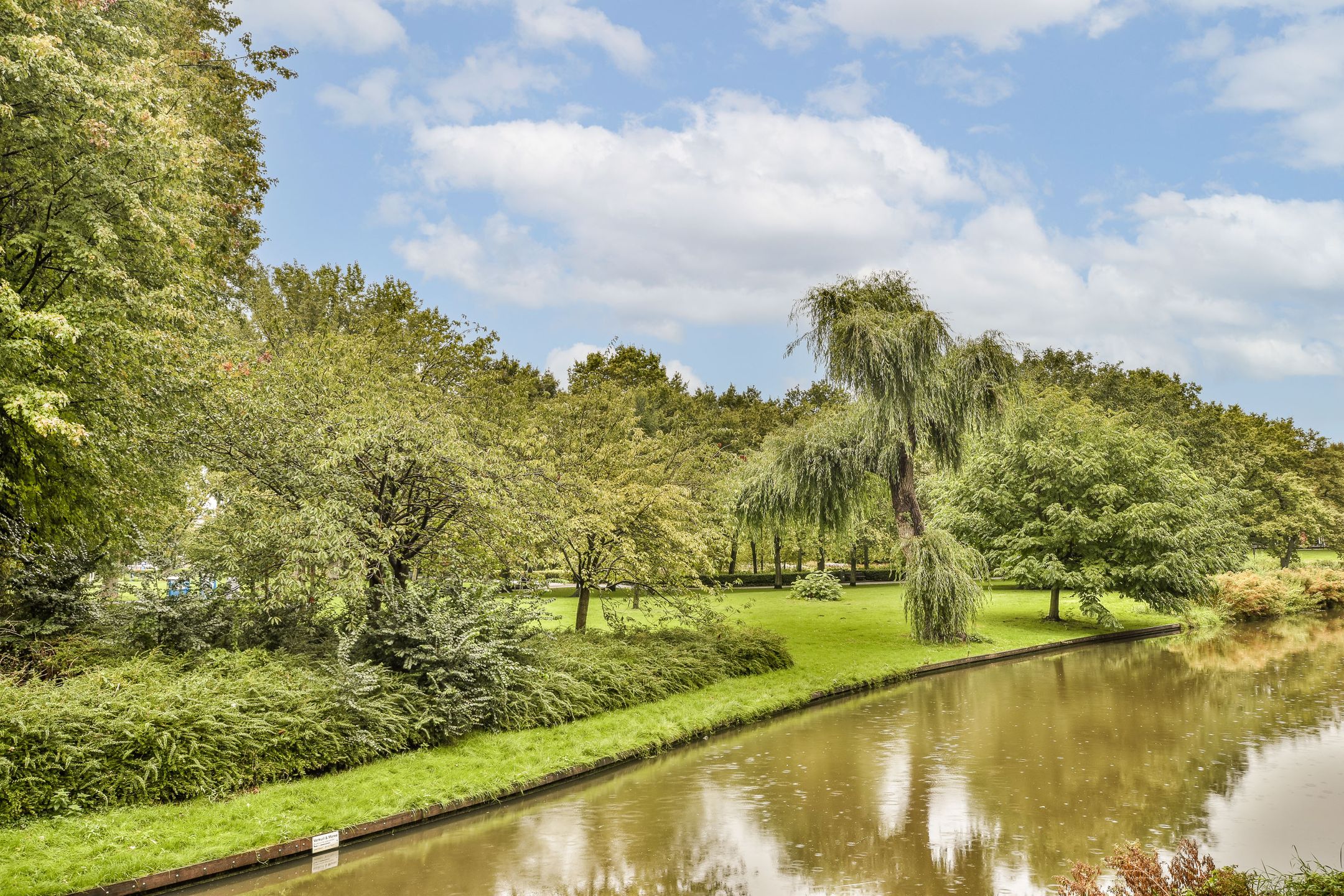 Bright 2-Bedroom Apartment with Park View and Sunny Balcony in Amsterdam West — 30