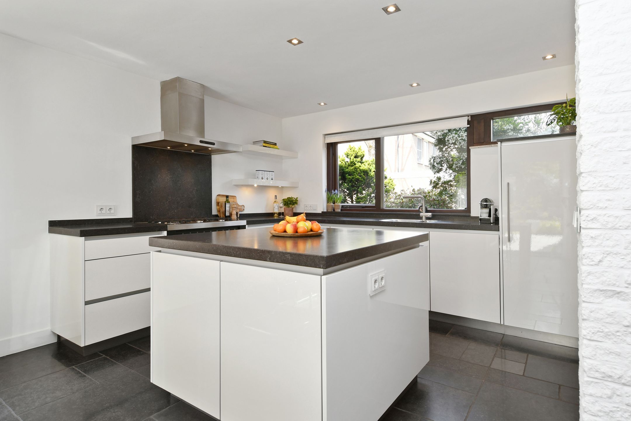 Foto 18 van Dordognelaan 40