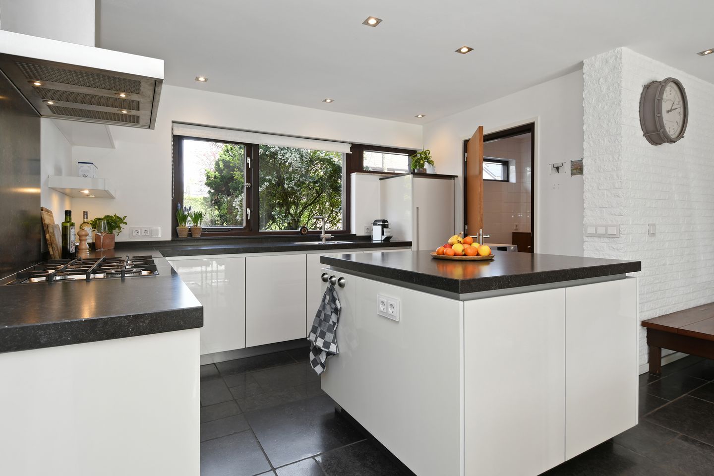 Foto 19 van Dordognelaan 40